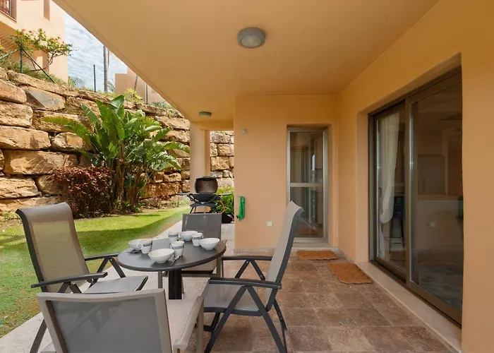 Beautiful Apartment, With Private Terrace In Benahavis, Marbella