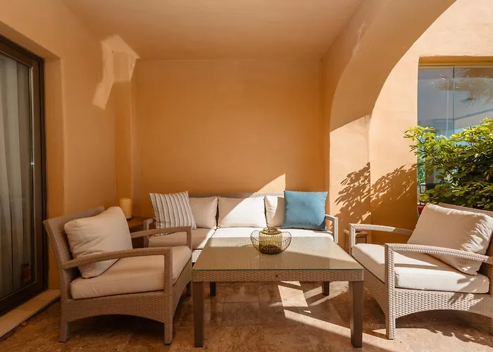 Beautiful Apartment, With Private Terrace In Benahavis, Marbella Estepona