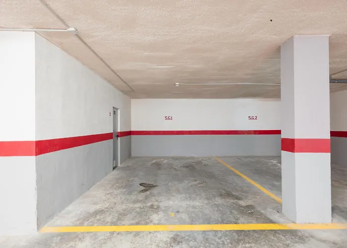 Beautiful Apartment, With Private Terrace In Benahavis, Marbella *