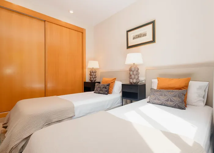 Beautiful Apartment, With Private Terrace In Benahavis, Marbella