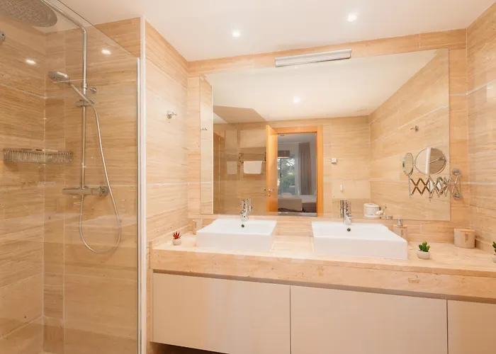 Beautiful Apartment, With Private Terrace In Benahavis, Marbella Lägenhet *