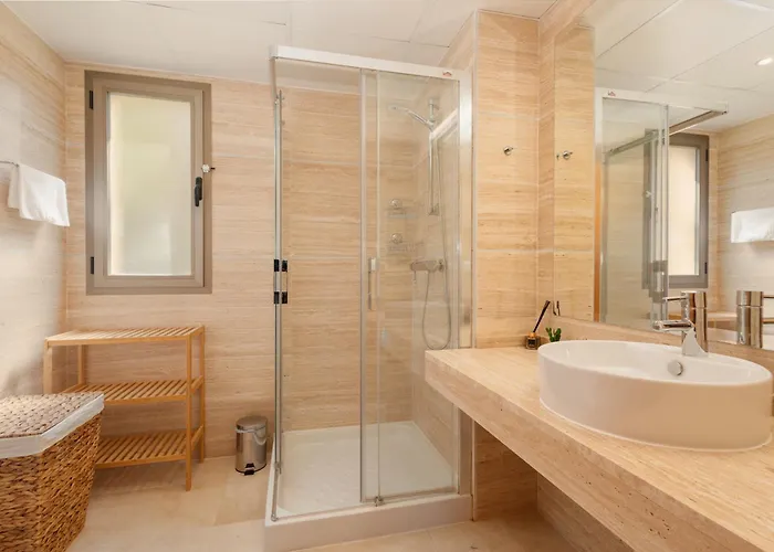 Beautiful Apartment, With Private Terrace In Benahavis, Marbella