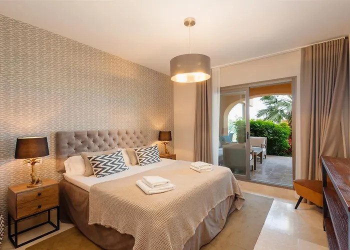 Beautiful Apartment, With Private Terrace In Benahavis, Marbella Estepona