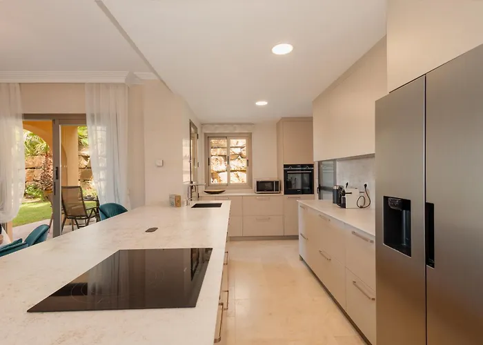 Beautiful Apartment, With Private Terrace In Benahavis, Marbella *