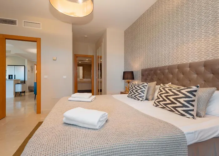 Beautiful Apartment, With Private Terrace In Benahavis, Marbella Apartment *