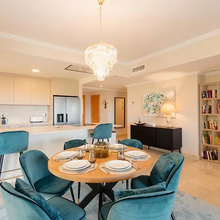Beautiful Apartment, With Private Terrace In Benahavis, Marbella Lägenhet *