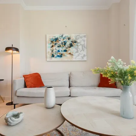 Beautiful Apartment, With Private Terrace In Benahavis, Marbella