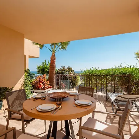 Beautiful Apartment, With Private Terrace In Benahavis, Marbella Appartement