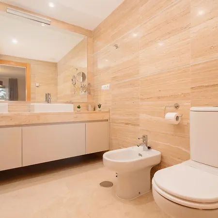 Beautiful Apartment, With Private Terrace In Benahavis, Marbella Estepona