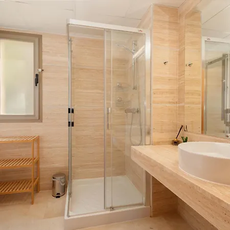 Beautiful Apartment, With Private Terrace In Benahavis, Marbella